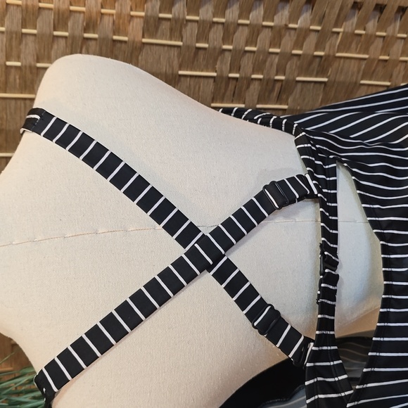 All In Motion Blk/Wht Tankini Top 16W - Picture 3 of 8